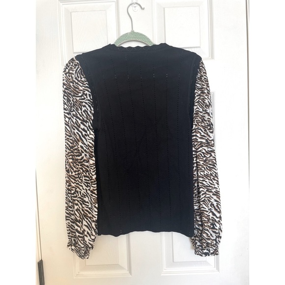 Current air sweater zebra sleeve blouse - Picture 2 of 5
